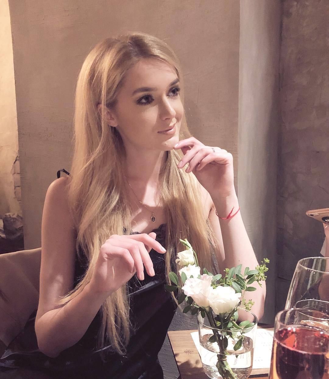 身高1米8酷似洋娃娃,俄罗斯排球女神退役后成超模