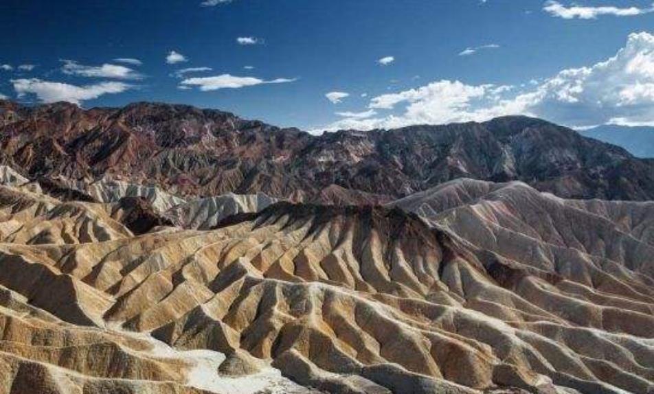 在中国青藏高原昆仑山区内,有一个名为那棱格勒峡谷,人们也将其称为"