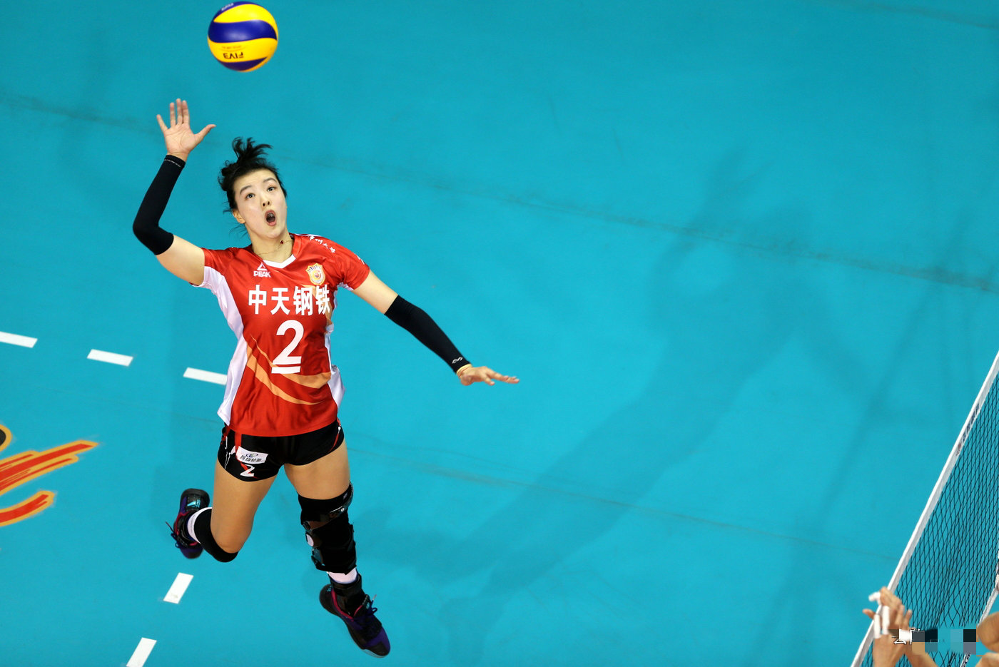 女排队员张常宁获先锋运动员称号惹争议网友为龚翔宇鸣不平