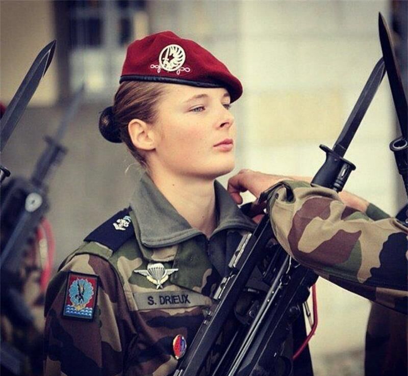 法国士兵女兵图片