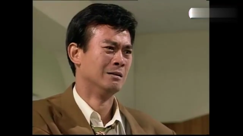 大时代丁蟹拿出方进新送给惠玲的戒指,还把它扔进了厕所惠玲怒了