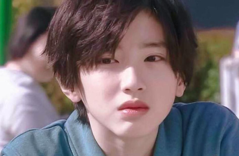 令人惊鸿一瞥的日本美少年满足了我对漫画男的所有幻想