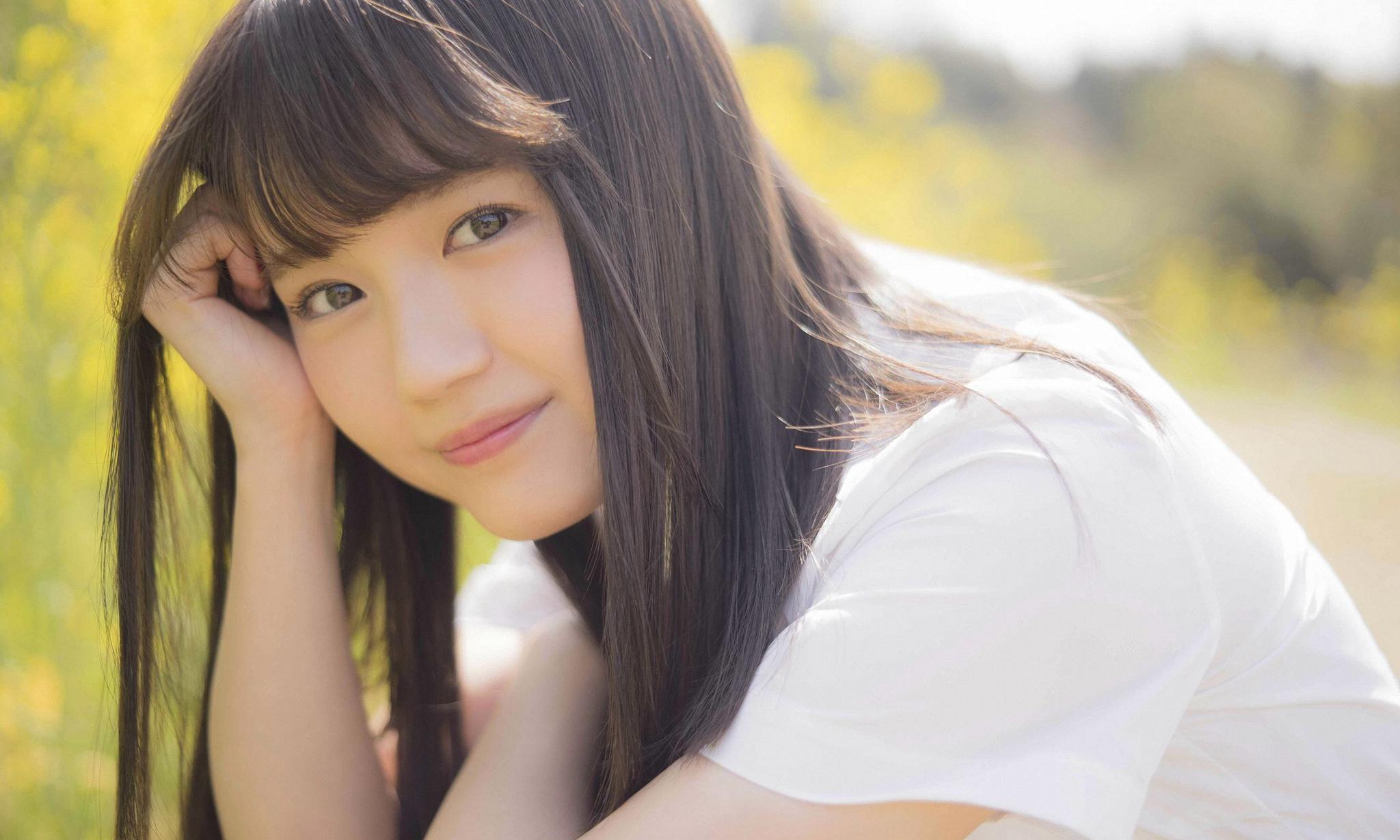 尾崎由香写真 少女和花