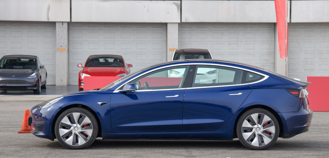 最便宜的特斯拉正式发布,售价23万人民币起,下个月就能交车