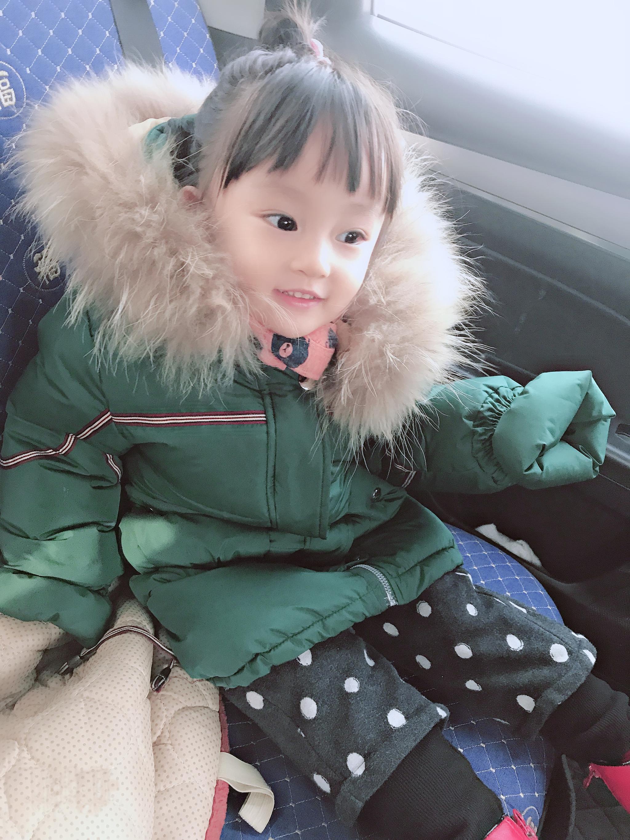 吉林4岁女孩持续高烧竟是癌症,为了她,亲家俩一人搬货一人运煤