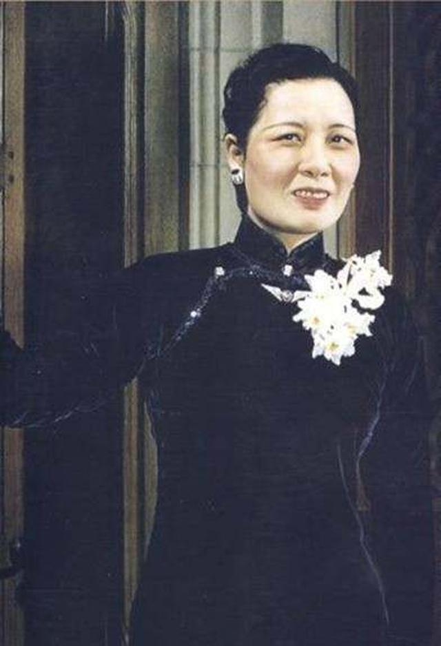 宋美龄的旗袍装中,最后一张太优雅了!