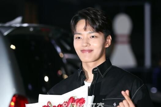 tvn电视剧《成为王的男人》庆功宴现场:吕珍九&李世英到场|李世英