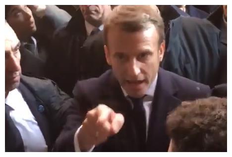 马克龙在教堂与以色列安全人员发生冲突,用手一指:滚出去休闲区蓝鸢梦想 - Www.slyday.coM 马克龙在教堂与以色列安全人员发生冲突,用手一指:滚出去休闲区蓝鸢梦想 - Www.slyday.coM