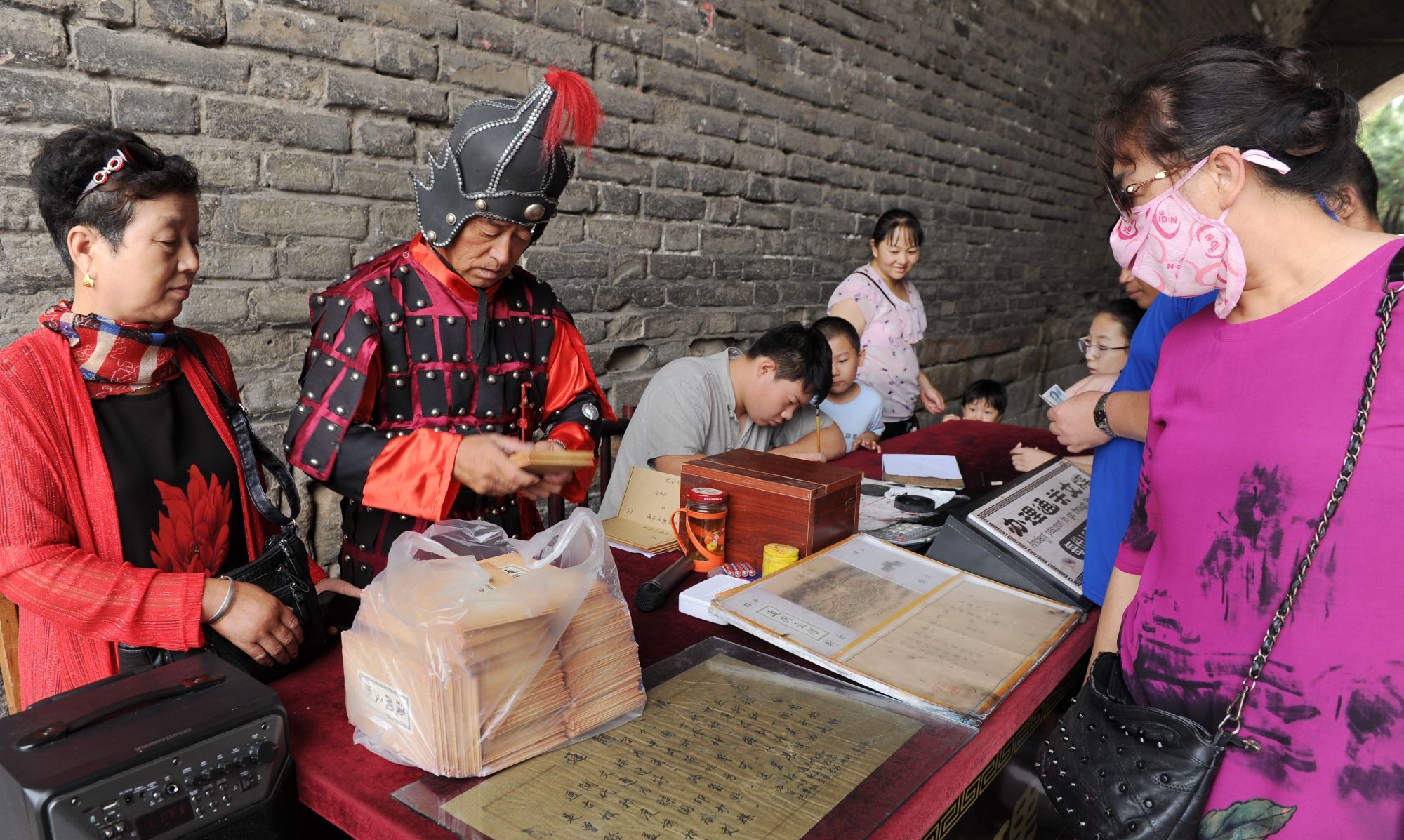古代通关文牒被贱卖，而且还是在山海关|天下第一关|冲冠|图集|关城|内地人_新浪新闻