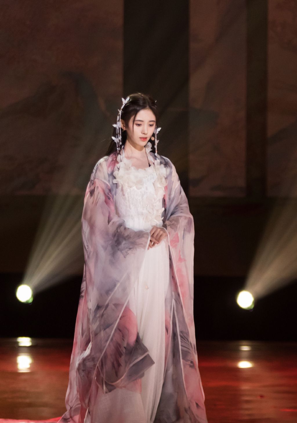 古风少女鞠婧祎"仙气"十足,网友:已沦陷!