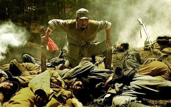 他奉命镇守中条山,部队打光自己不独活,后其父也绝食七天殉国