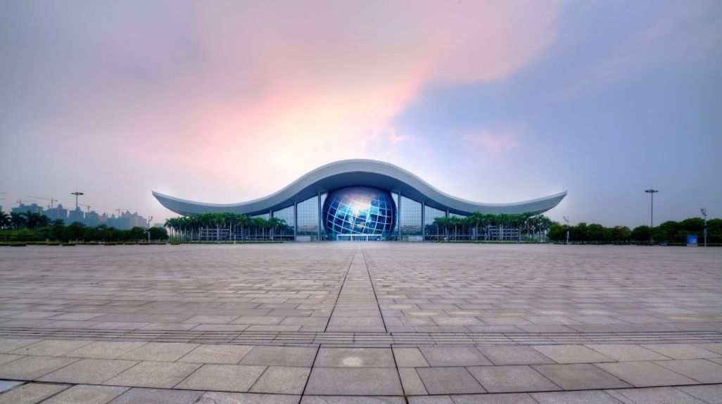 广东科学中心,大型科教基地木棉花和航母结合的造型非常有设计感