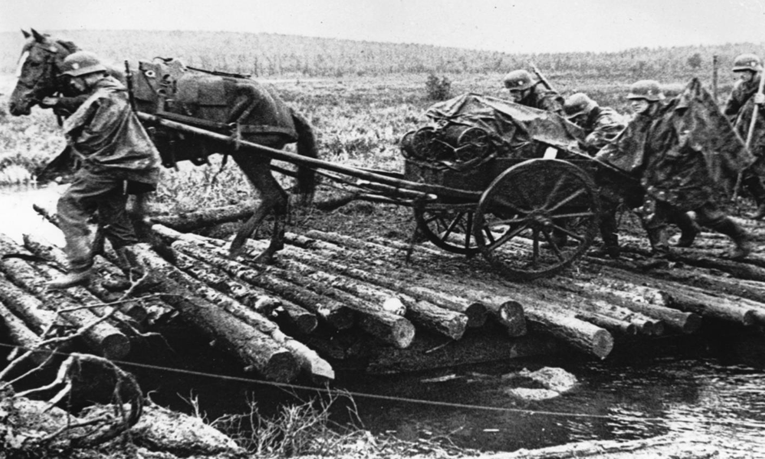 二战老照片:1941年德军开始入侵苏联的巴巴罗萨行动(一)