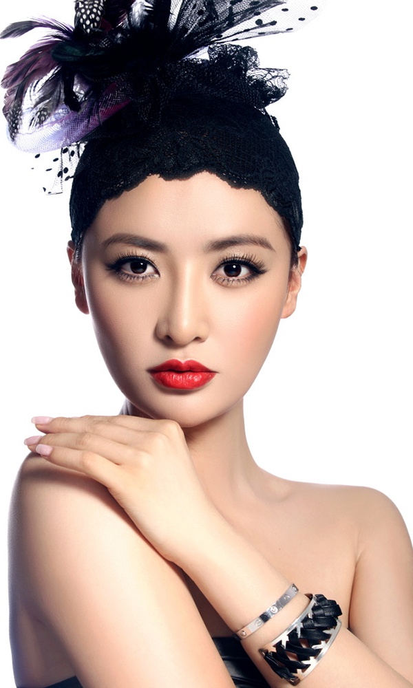 美丽优雅且知性的女明星田子田