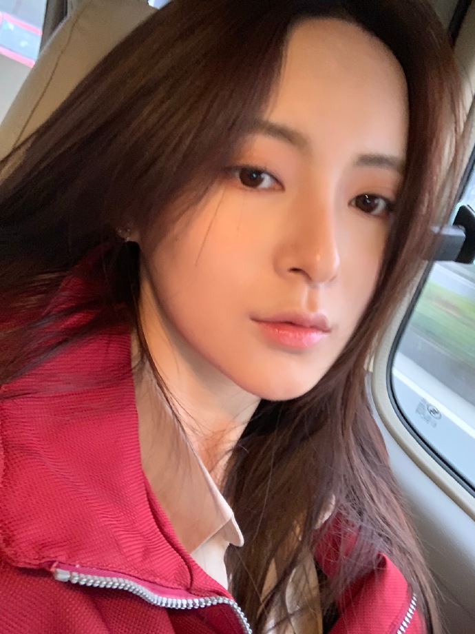 美女演员孙安可迷人写真美照欣赏