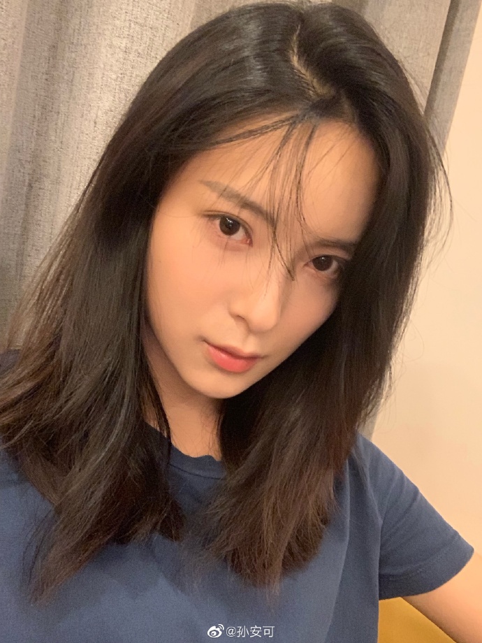 美女演员孙安可迷人写真美照欣赏