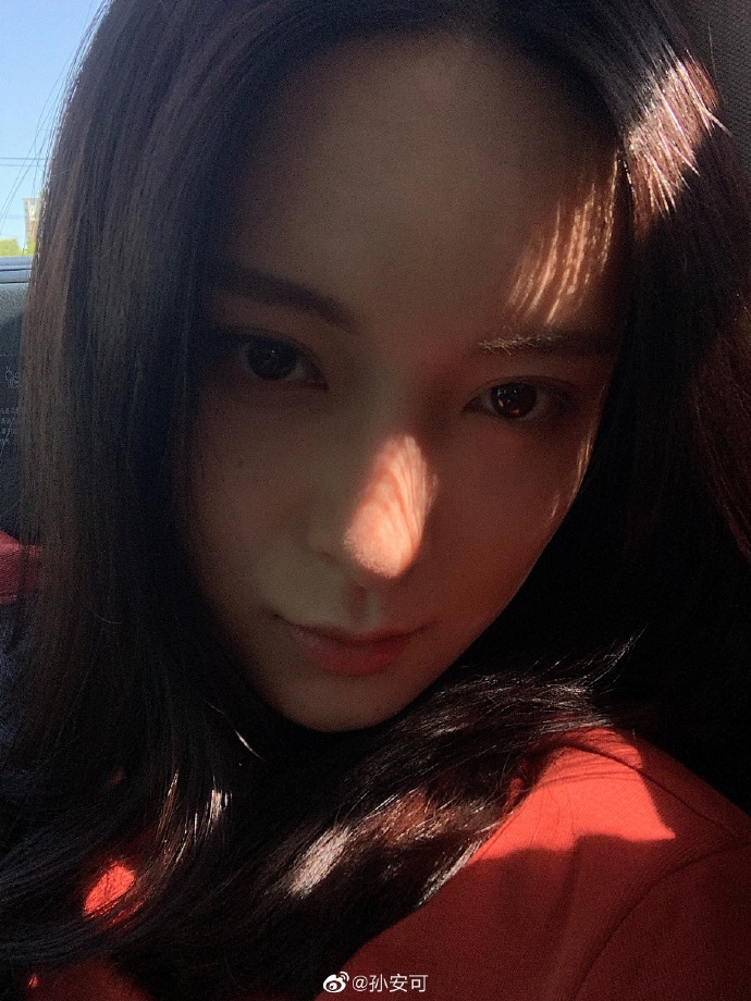 美女演员孙安可迷人写真美照欣赏