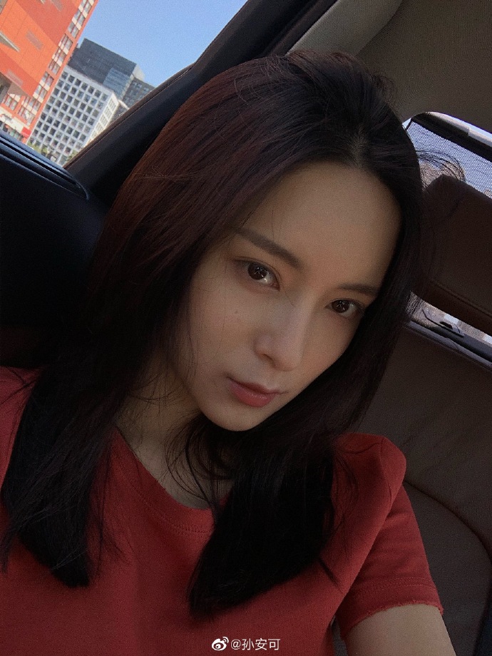 美女演员孙安可迷人写真美照欣赏