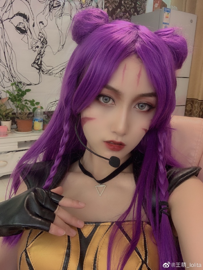 英雄联盟rng美女主持人王萌迷人写真美照