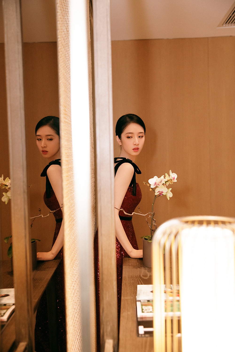 李嘉琪《被光抓走的人》首映礼 叛逆少女刘佳一"太难了"