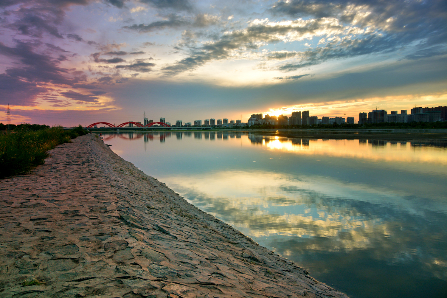 晚霞中的通辽市辽河公园如此美丽,原创摄影