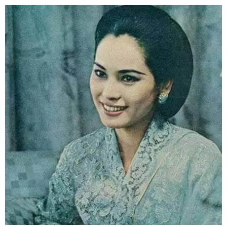 黛薇夫人生于1940年,出生在日本北海道一个贫穷的家庭,原名根本七保子