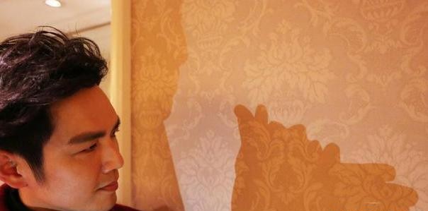 带你看看钟汉良住的豪宅, 连墙面都是大理石做的, 装修太豪华了