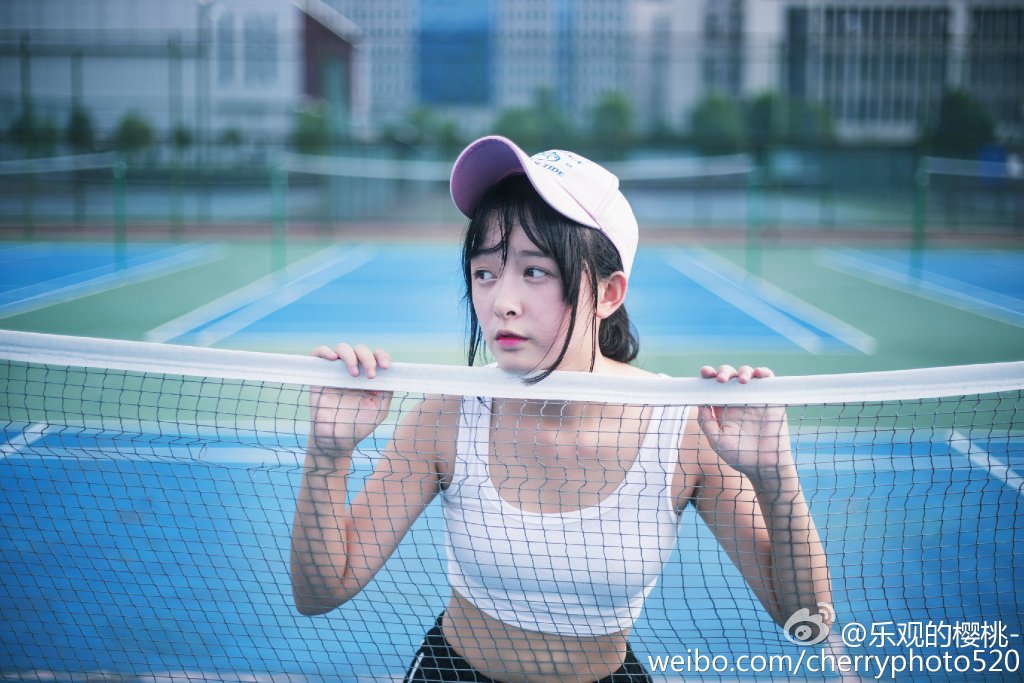 酷似徐娇的零零后香汗淋漓的女孩