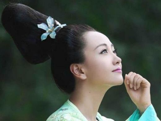 古装剧冲天髻发型,张馨予的"小揪揪"要上天,热巴全靠颜值撑!