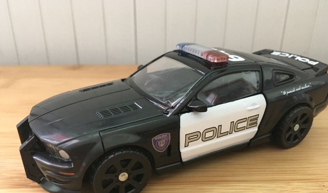变形金刚路障福特野马2005经典警车造型