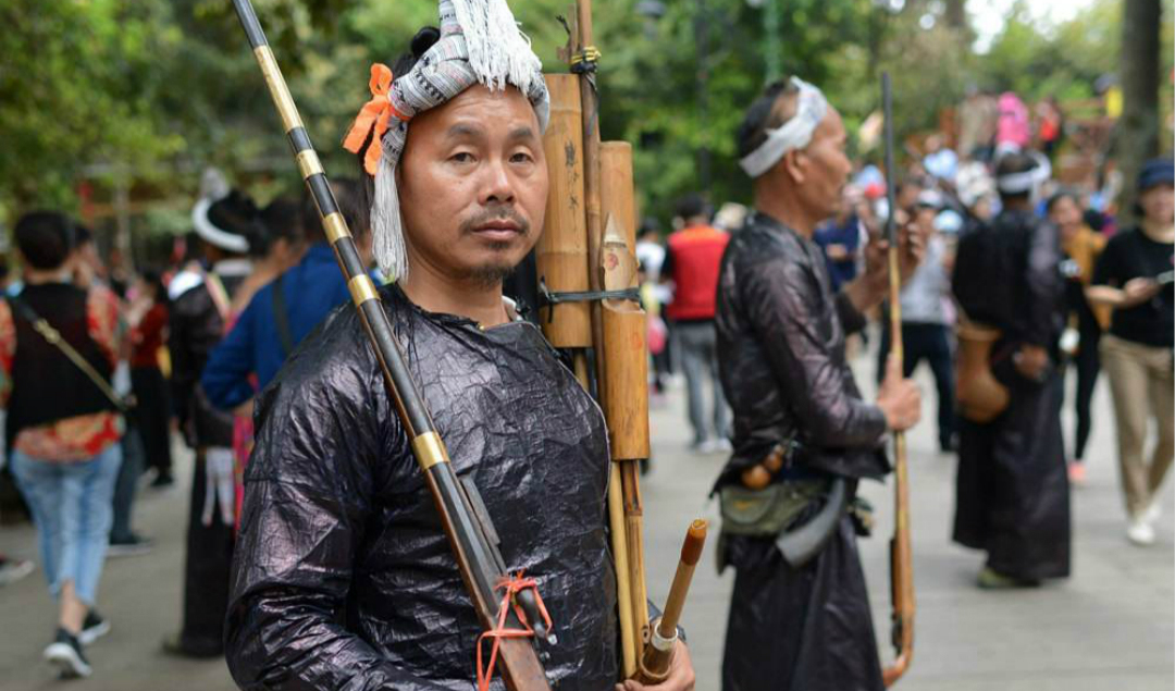 我国唯一"持枪合法"的部落,练枪从娃娃抓起,你有去过吗|岜沙苗寨|持枪