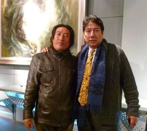 张灵甫和王玉龄的儿子照片:长相像张灵甫,跟父亲一样高