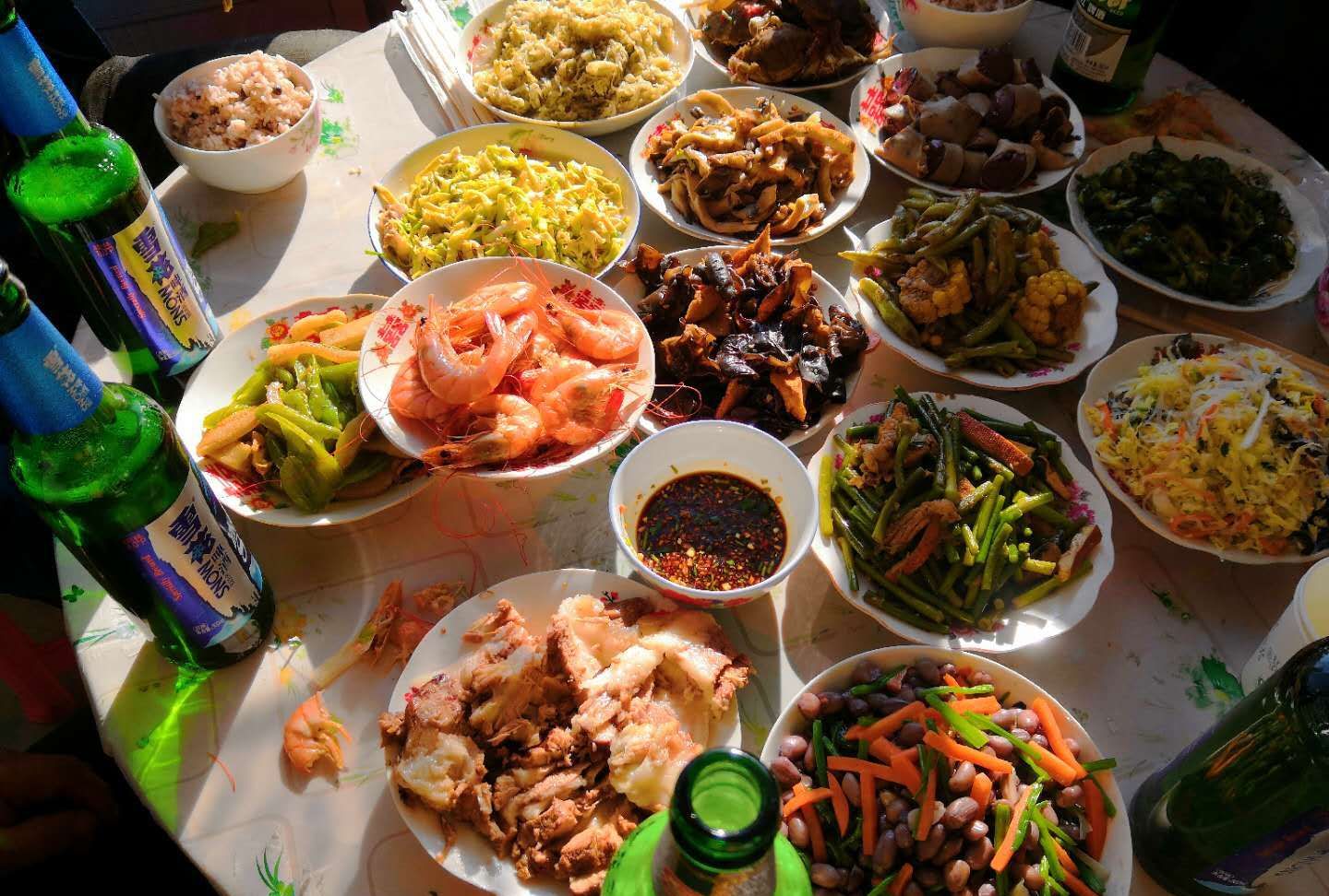 东北农村是怎样吃杀猪菜的大铁锅烀肉煮血肠看着都流口水