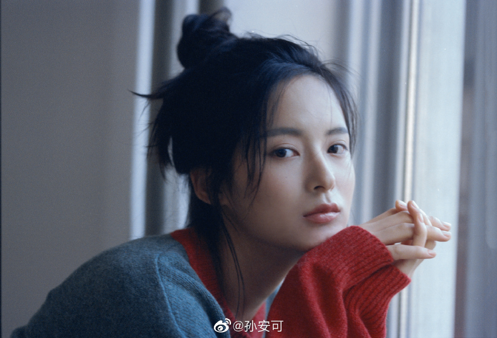 美女演员孙安可自拍美照欣赏