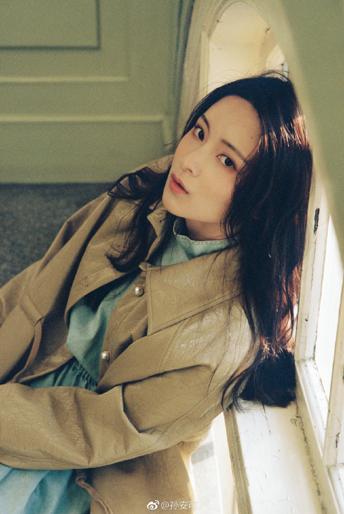 美女演员孙安可迷人写真美照欣赏