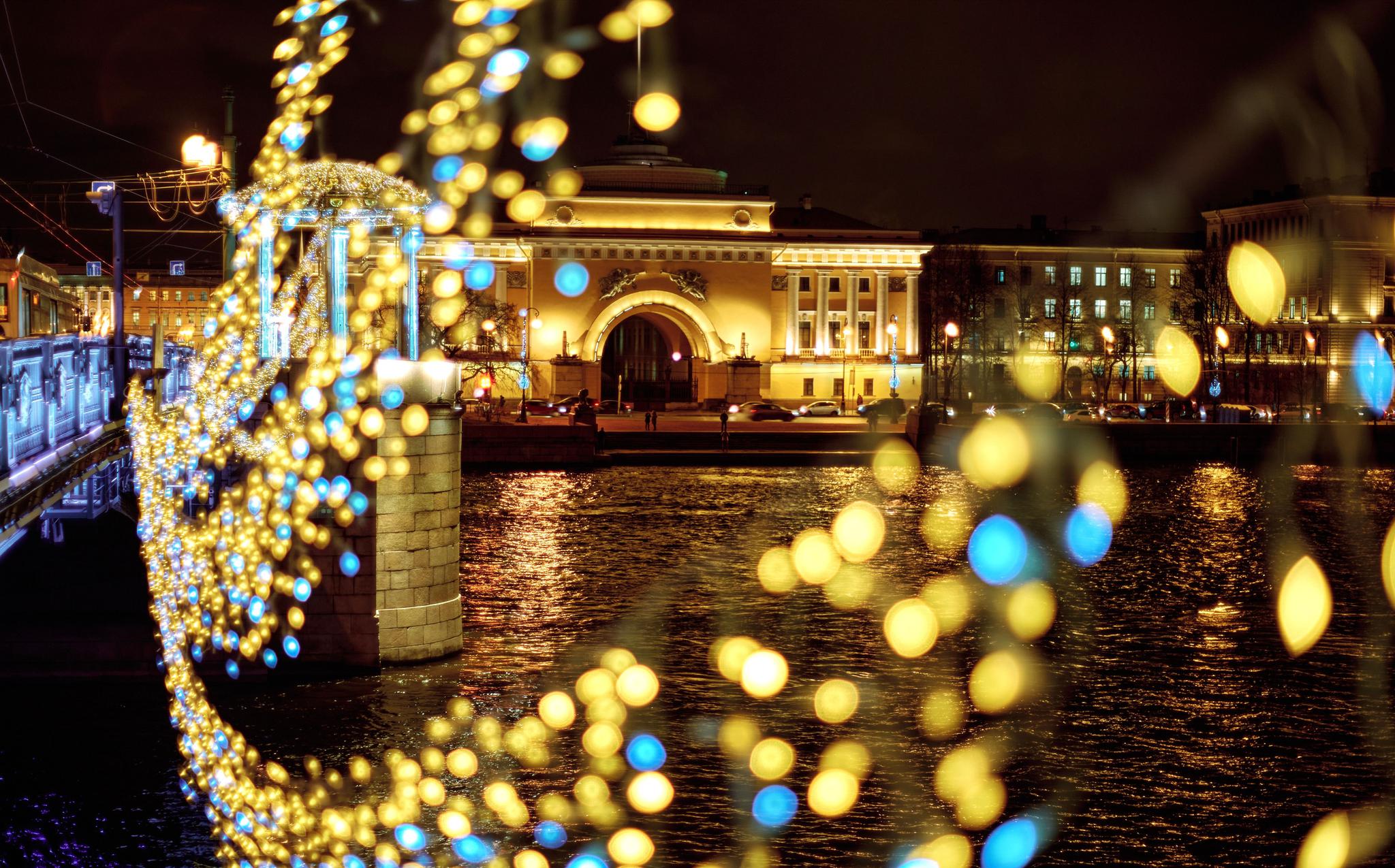 圣彼得堡市的绚丽夜景