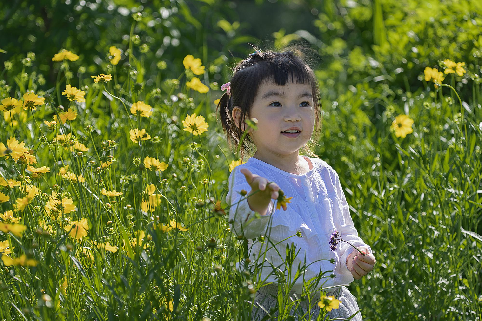 六一儿童节分享一组在福州花海公园拍的小女孩祝儿童节快乐