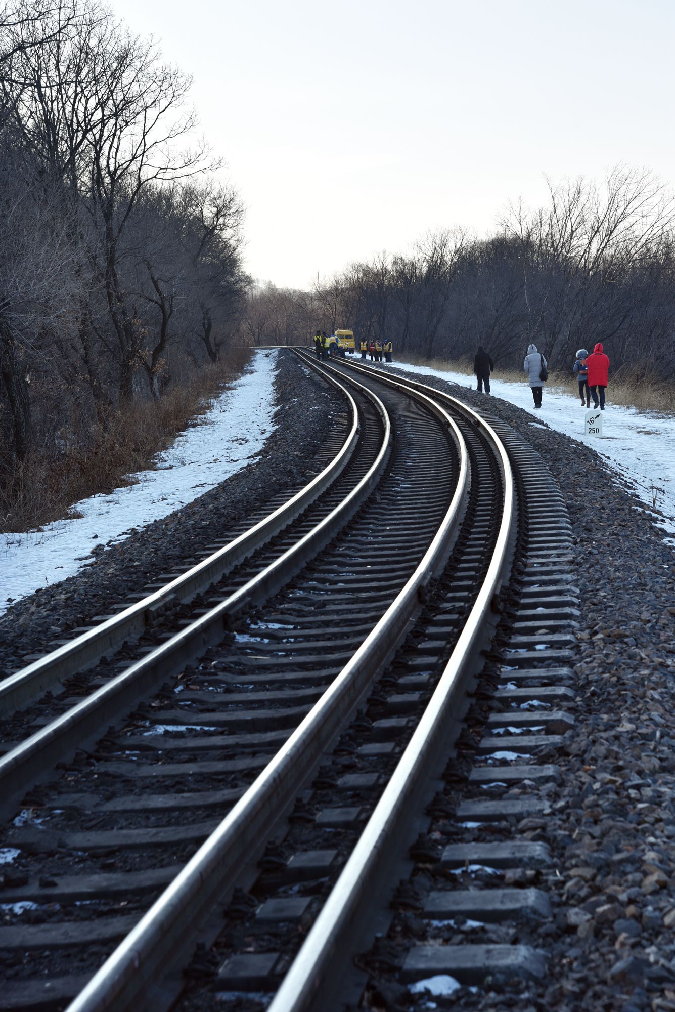 一条铁路为何四根铁轨世界仅有的一段骑马式套轨通往套娃国
