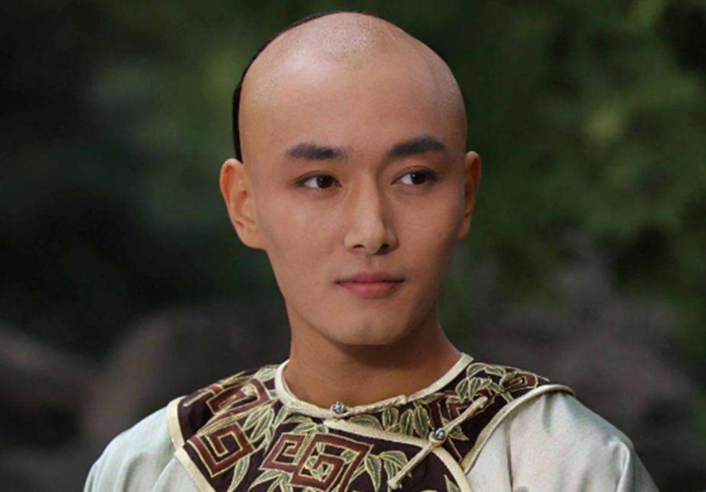 别被电视剧骗了,历史上真正的果郡王与《甄嬛传》中的根本不一样