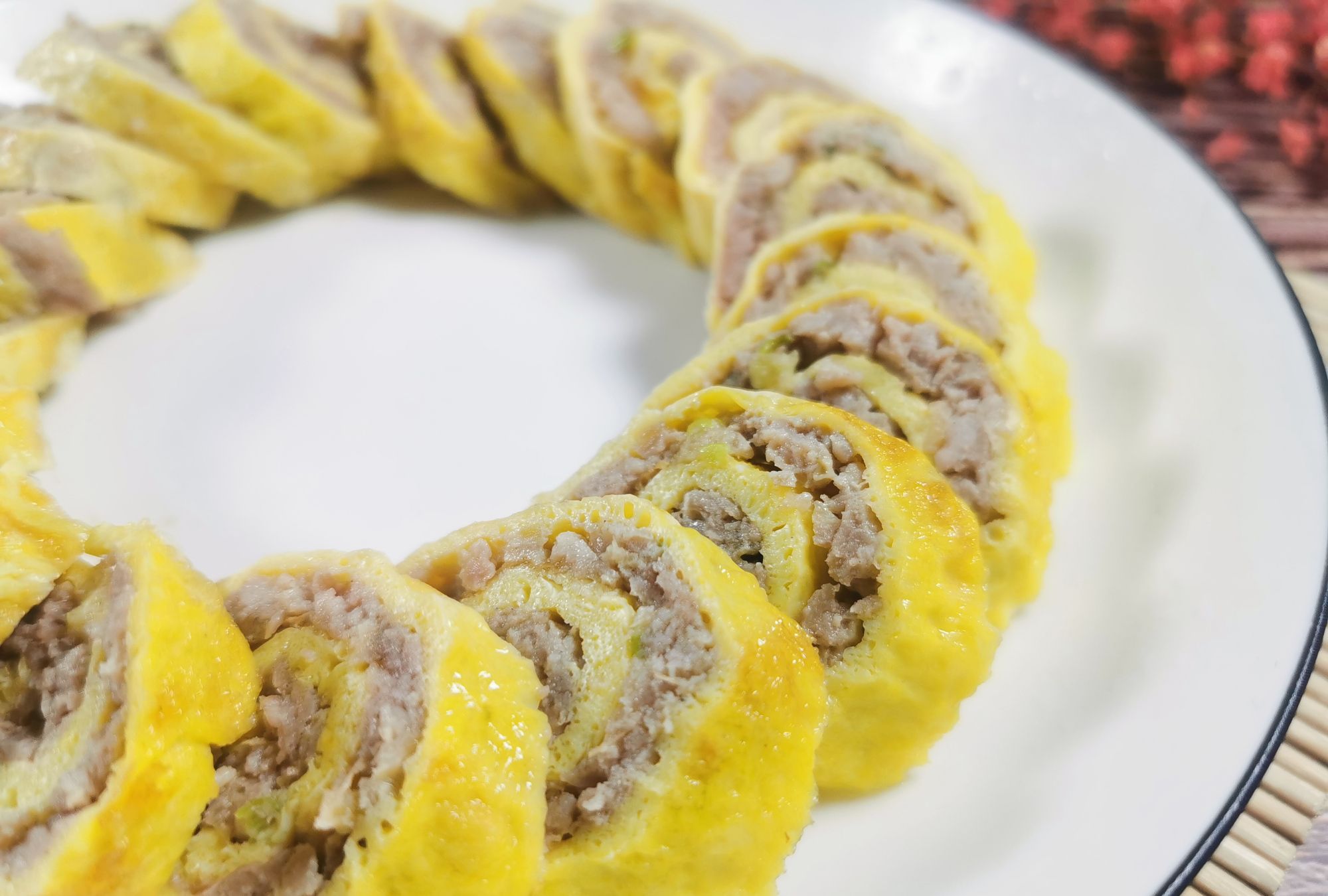 鸡蛋肉卷的家常做法窍门,只需多加这一步,肉质鲜嫩