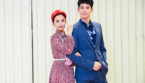 林依晨娇羞放闪老公送球票很甜蜜 却和林柏宏穿情侣装