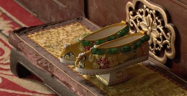 甄嬛传小主的花盆底安陵容的可爱甄嬛的昂贵颂芝最惊艳