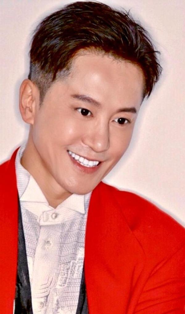 50岁毛宁罕露面,身材健硕皮肤紧致,网友直呼和杨钰莹一样没变