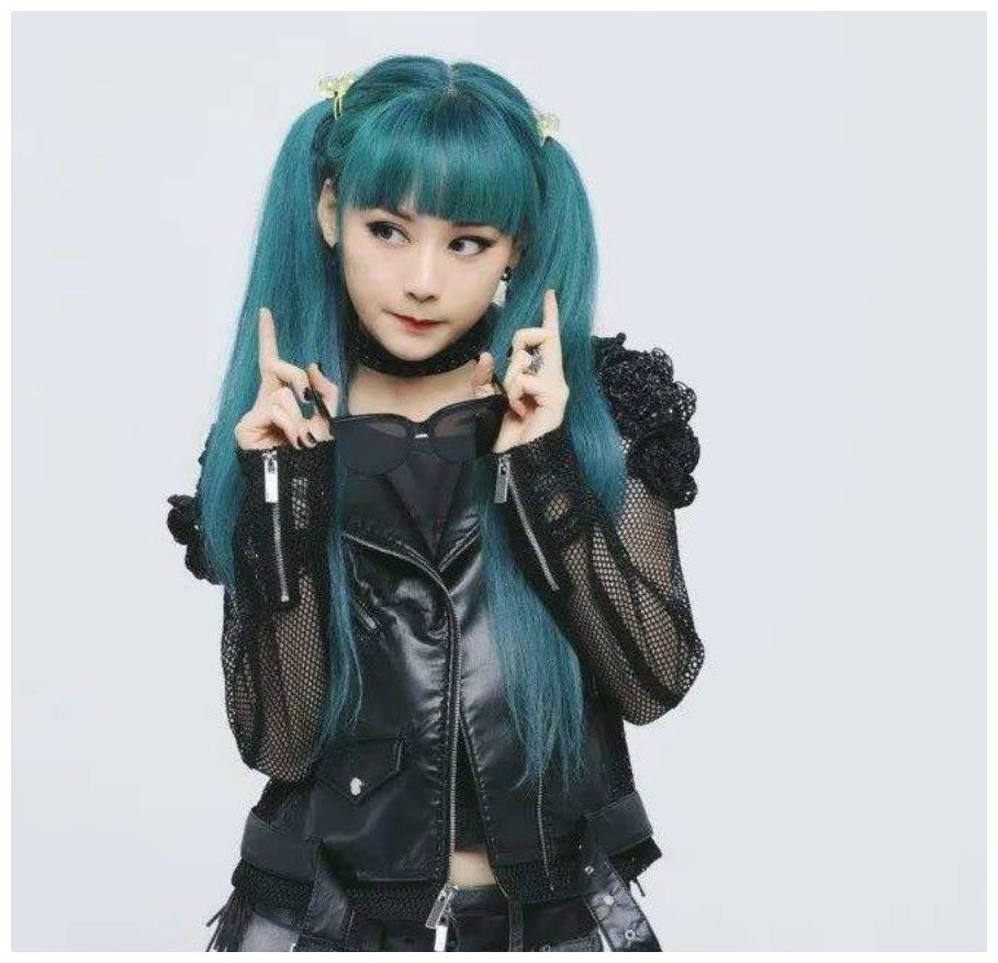 我们都被骗了唐探2的kiko一点都不非素颜照美到爆表