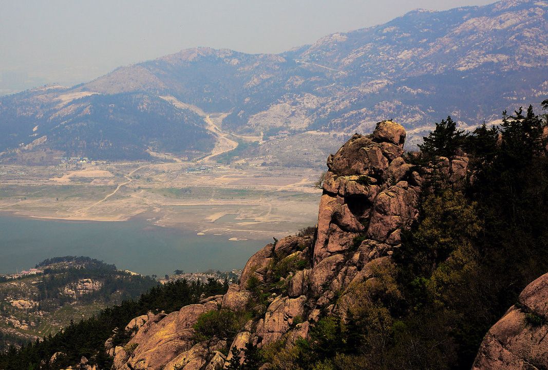 如果说整个崂山是道教气氛浓郁的仙山,那么,它的各个景区在整体的仙风