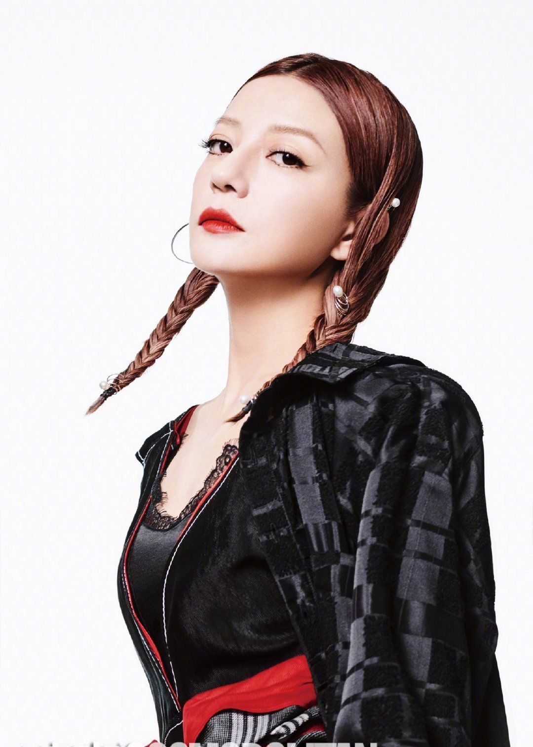 赵薇星星眼妆蝎尾辫,李冰冰酋长帽,杂志《时尚cosmo》双面刊