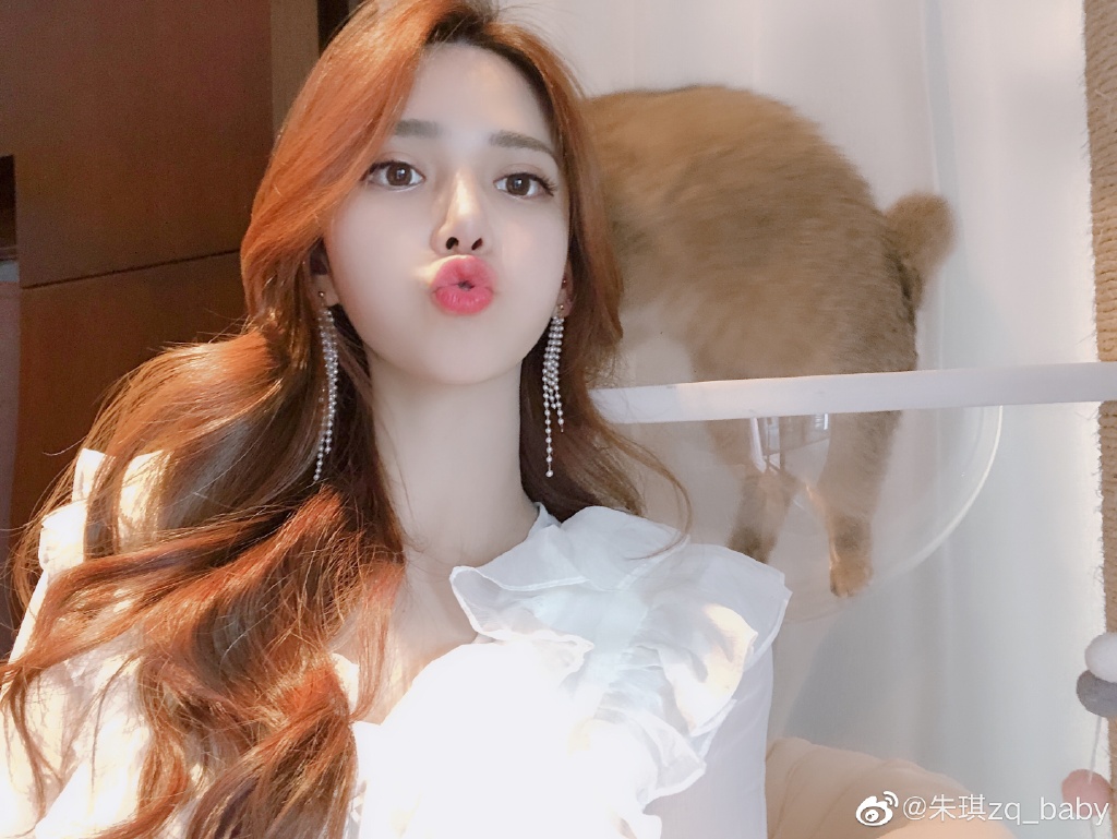 网红美少女朱琪迷人写真美照欣赏