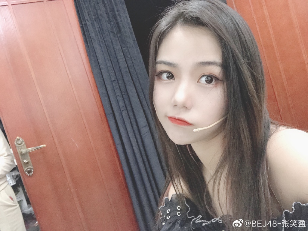 偶像美少女bej48-张笑盈迷人自拍写真_高清图集_新浪网