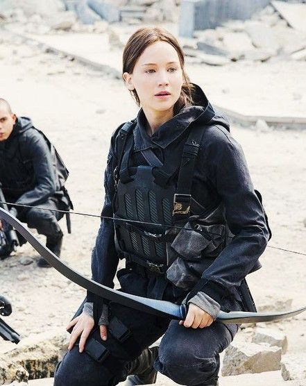 第一次在饥饿游戏里胜利后去参加晚会的服装第75届精英饥饿游戏开始