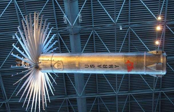 美军的agm-114r9x"飞刀地狱火"导弹和水泥弹比有什么特点?